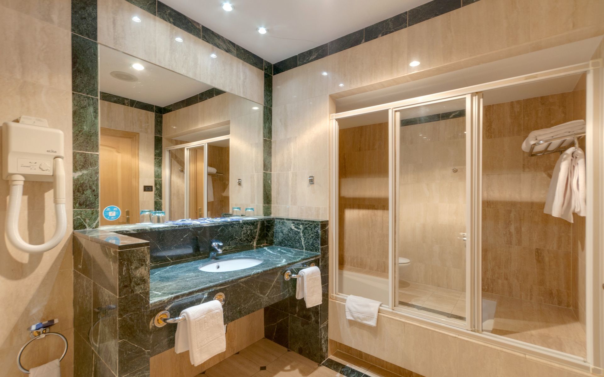 Gran Hotel Los Angeles Getafe Rom bilde